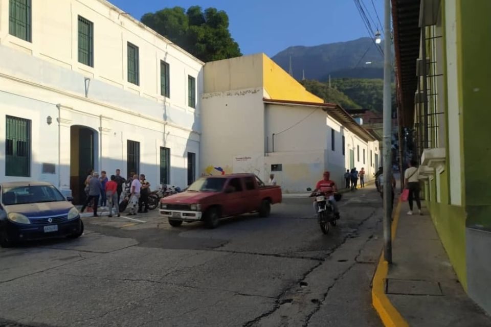 Casco Colonia sin agua en La Guaira