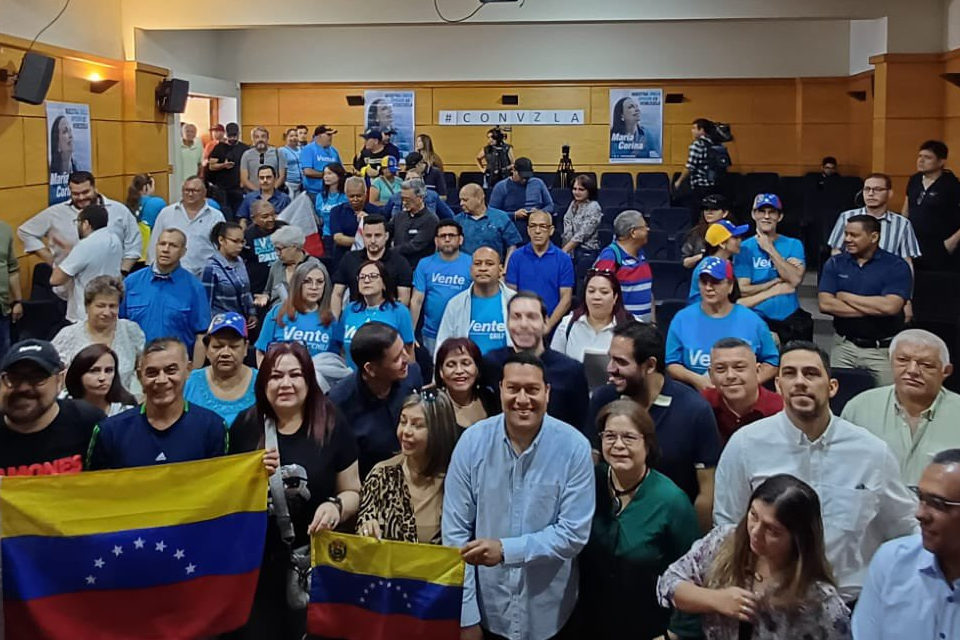 Vente Venezuela comando con venezuela en chile machado
