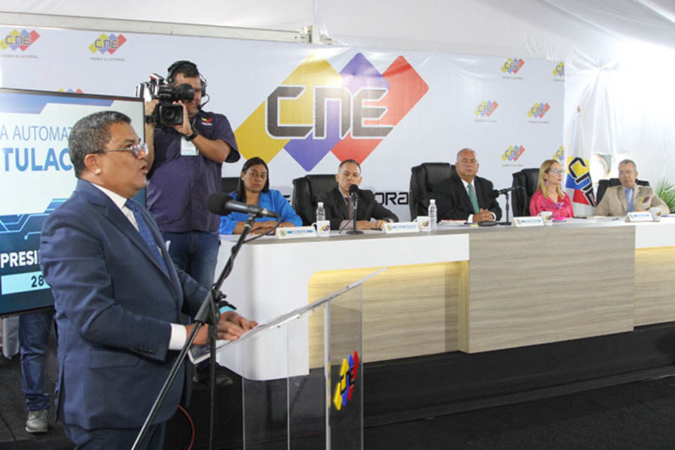 Benajmín Rausseo CNE