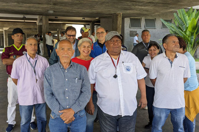 Gremios UCV aumento salario $200