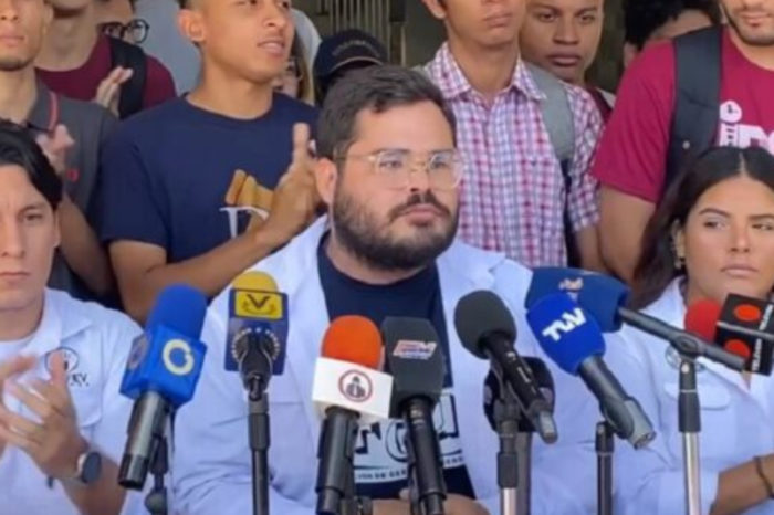 JESÚS MENDOZA ESTUDIANTES
