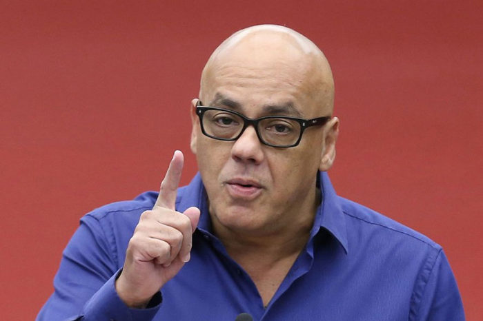 Jorge Rodríguez responde a Lula y Petro González Urrutia