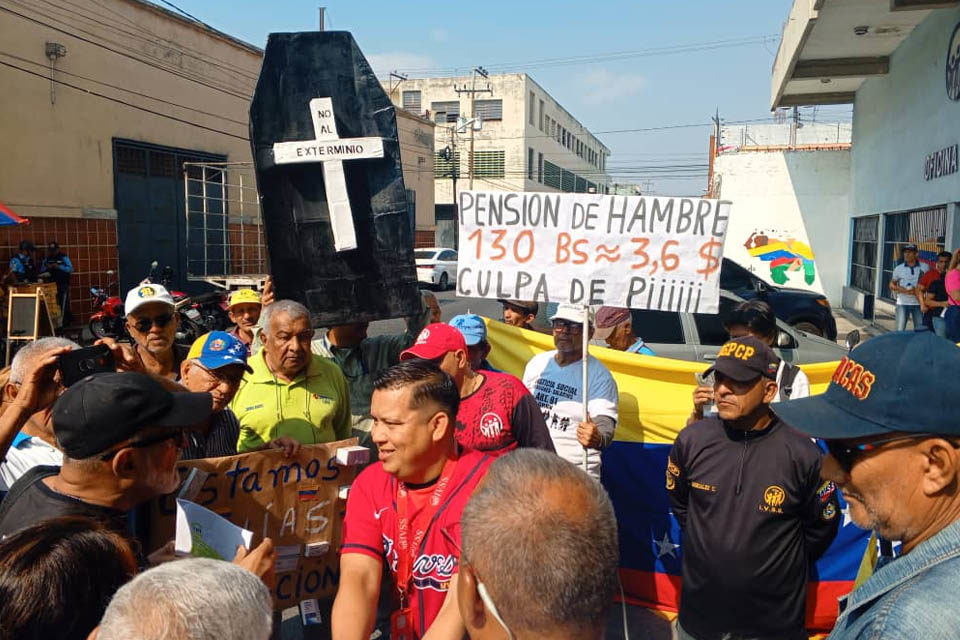Pensionados protesta