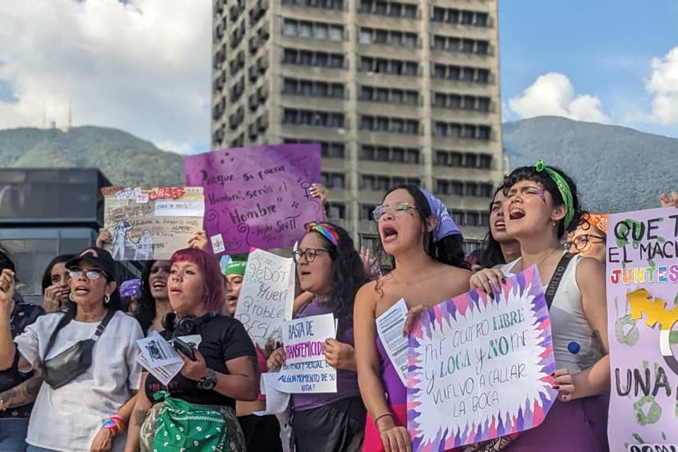 Protesta por el Día Internacional de la Mujer femicidios