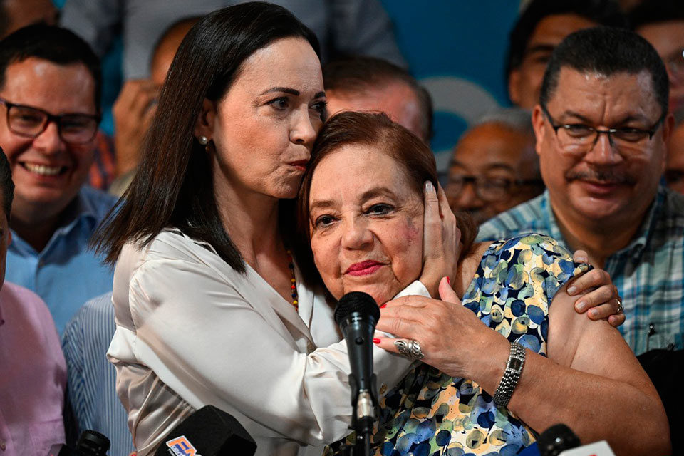 El beso de Judas: si no me apoyas es malo y si lo haces es peor