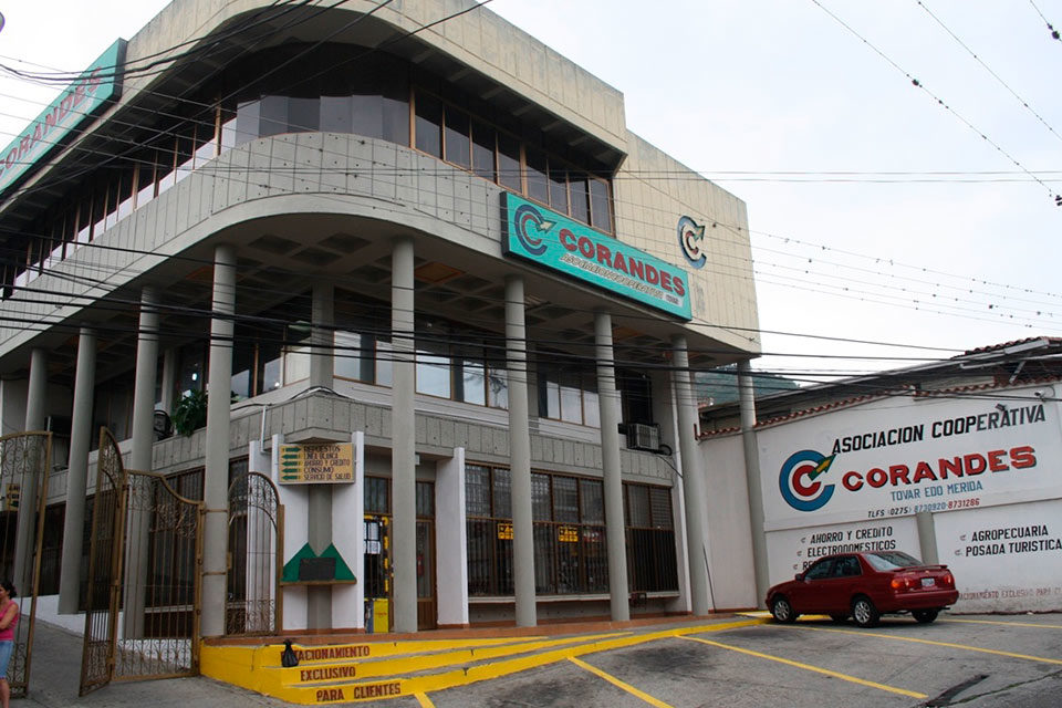 Corandes: "tan grande como su nombre"