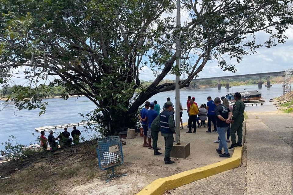 Familiares_apoyo rio caroní búsqueda