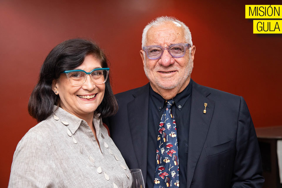 Uno escribe para ser leído / Miro y Yolanda Popic