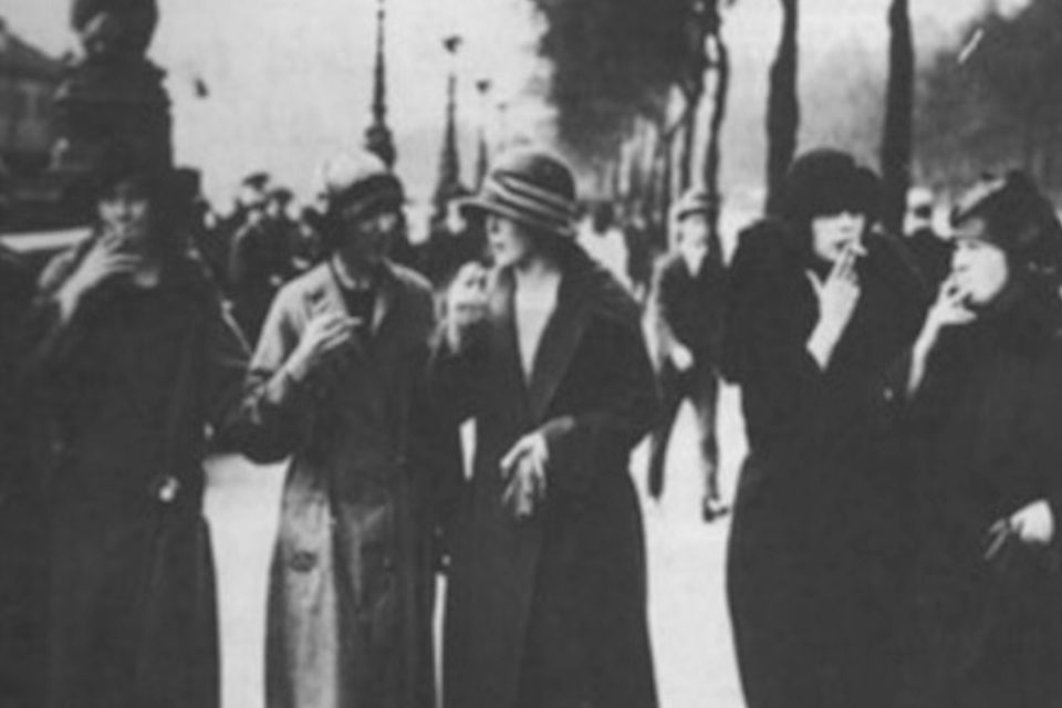 De Bernays a Milei: La pelea contra "La Casta" como la nueva "antorcha de la libertad"