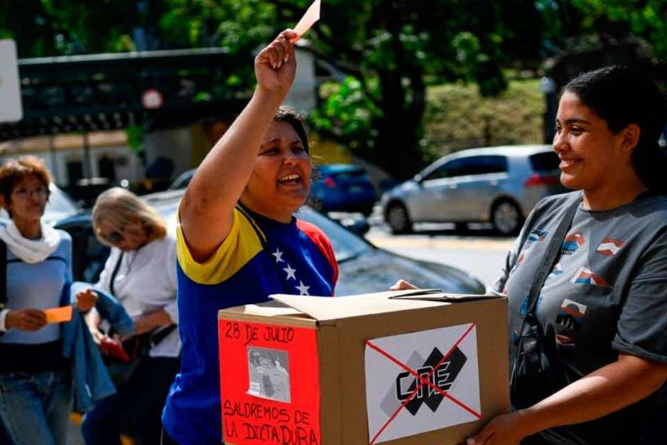 Cambio de rumbo contra la autocracia