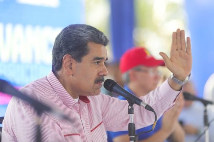 Nicolás Maduro Misión Sonrisa