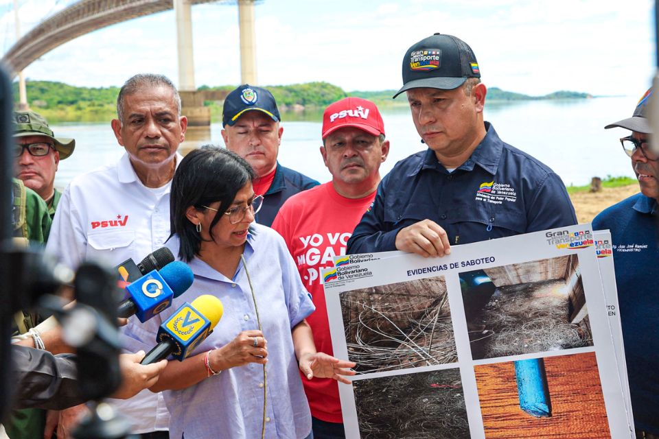 Delcy Rodríguez puente Angostura