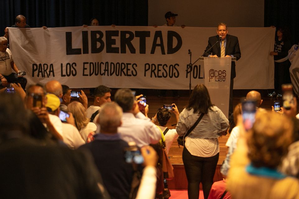 Edmundo González maestros