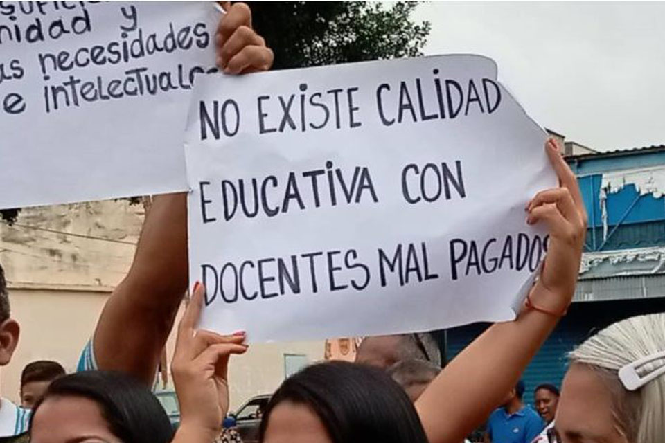 protestas laborales inaesin docentes Fetrasined