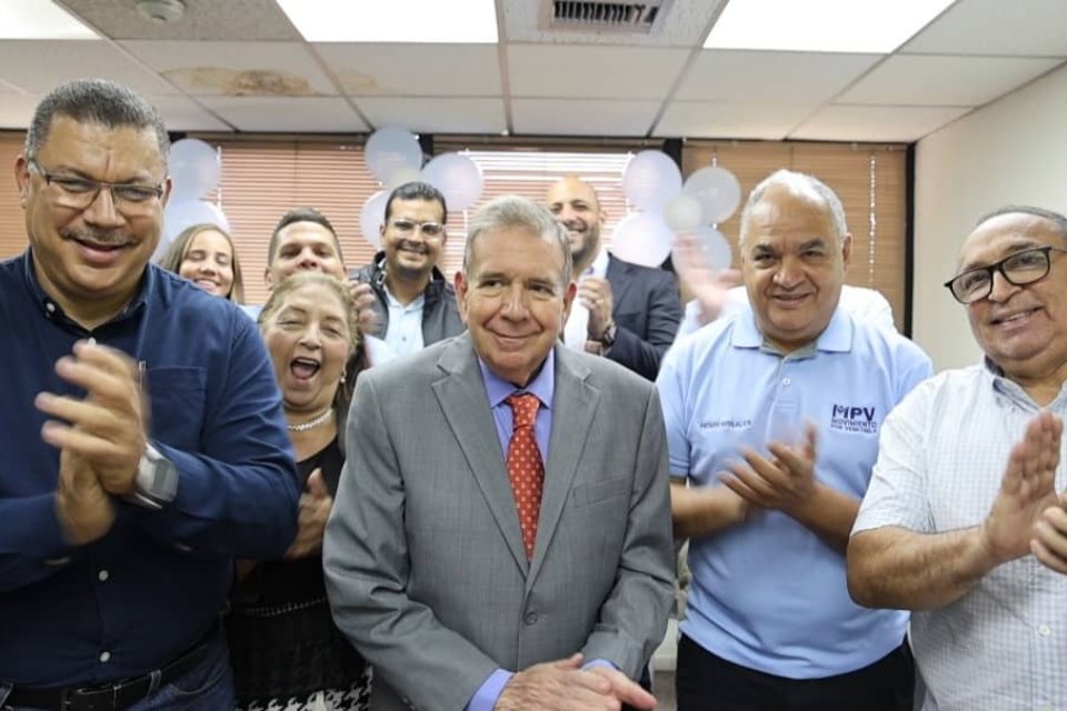 Simón Calzadilla Edmundo González Urrutia