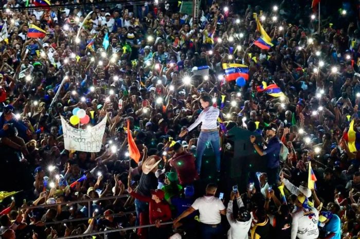 Desborde popular en marcha