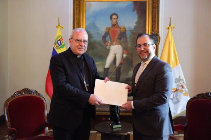 Yván Gil monseñor Alberto Ortega Marín Nuncio