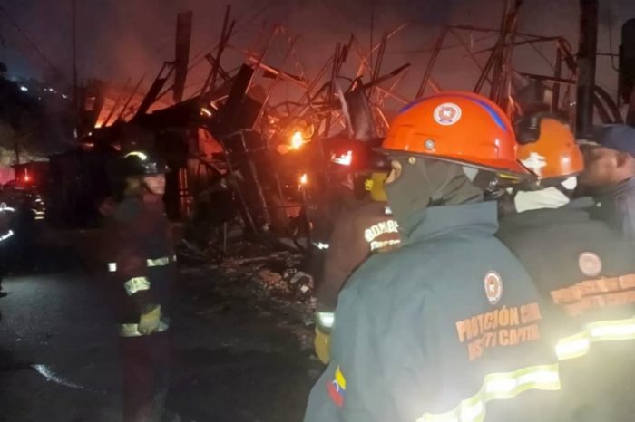bomberos incendio Petare 09.07.2024