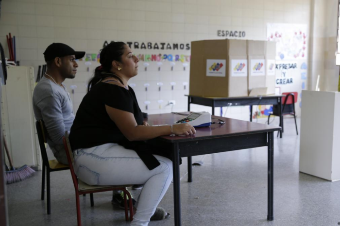 Miembros de mesa bot mesas electorales CNE