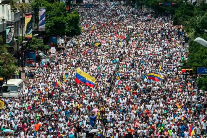 Por los caminos del cambio, por Oscar Arnal