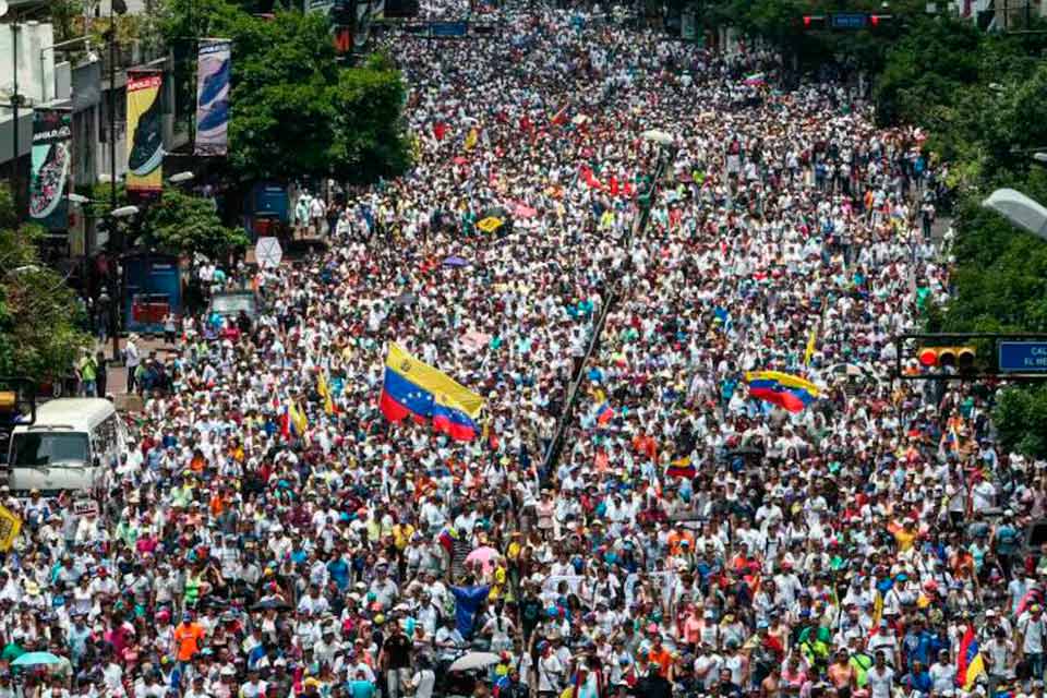 Por los caminos del cambio, por Oscar Arnal