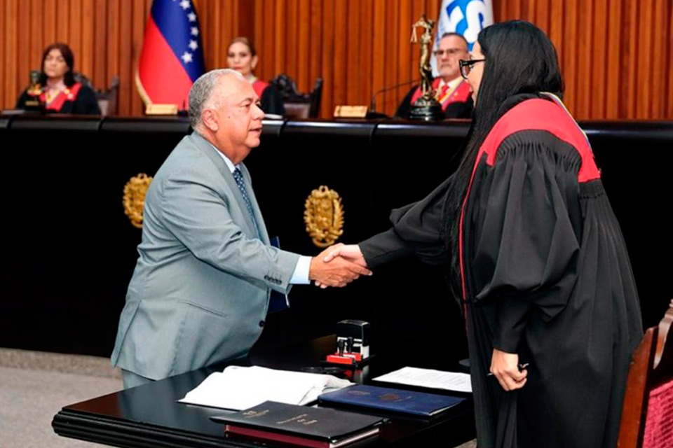 Trapecistas sin red / Elvis Amoroso /TSJ