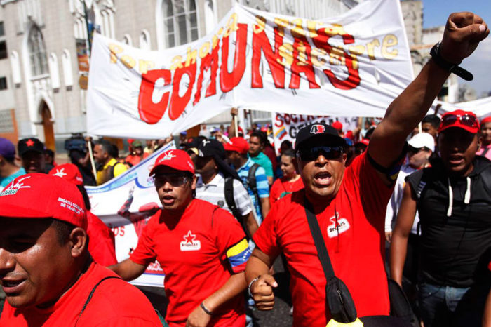 La farsa de las comunas de Miraflores comunales