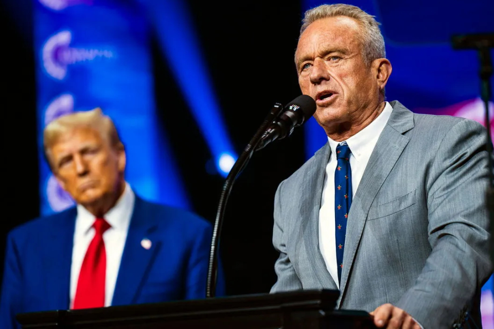 DONALD TRUMP Y ROBERT KENNEDY JR.
