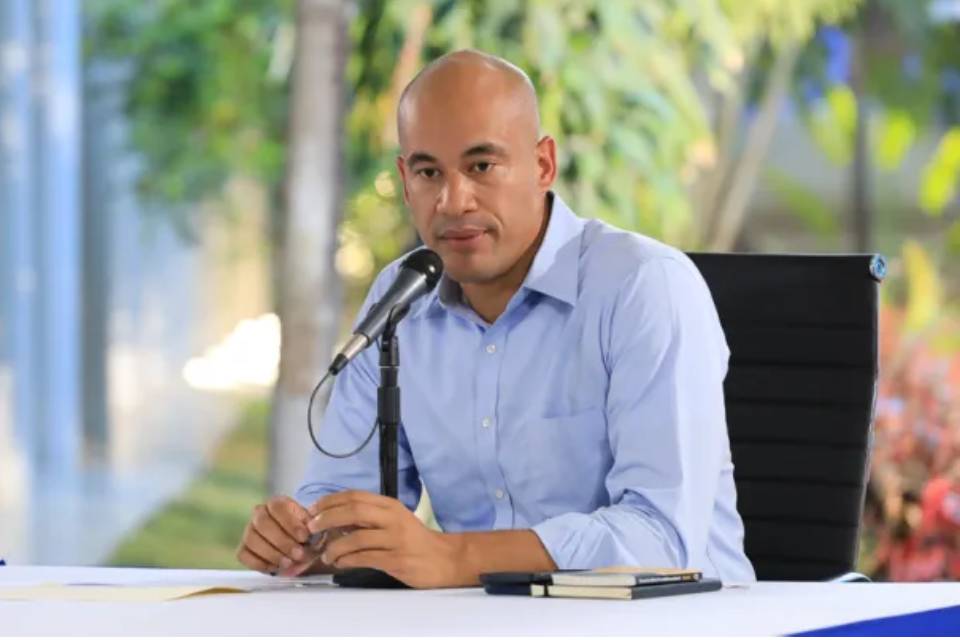 MINISTRO DE EDUCACIÓN HÈCTOR RODRIGUEZ