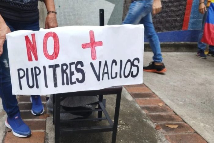pupitres vacíos adolescentes detenidos Lara