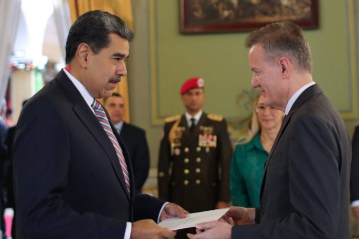 Maduro embajador de España Álvaro Albacete