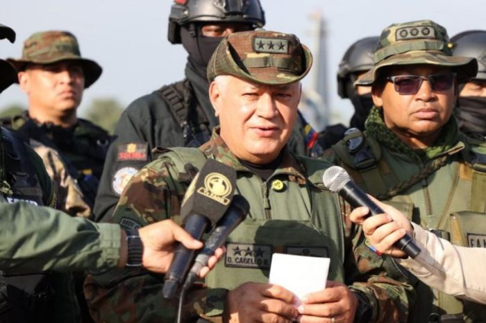 Diosdado Cabello Escudo Bolivariano