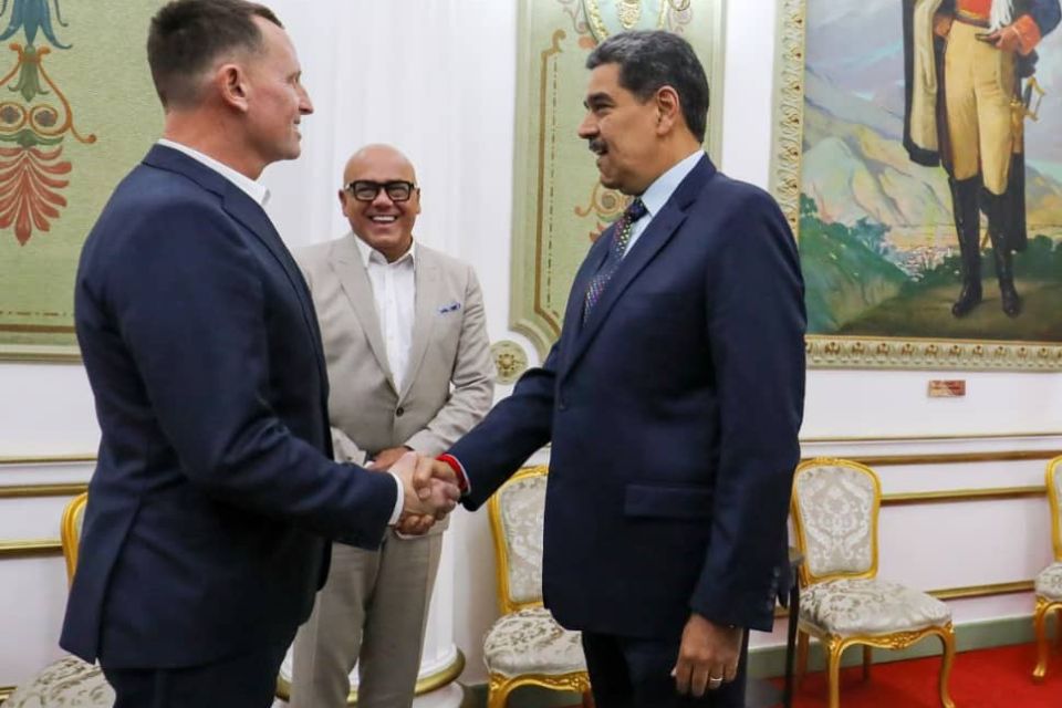 Richard Grenell y Nicolás Maduro