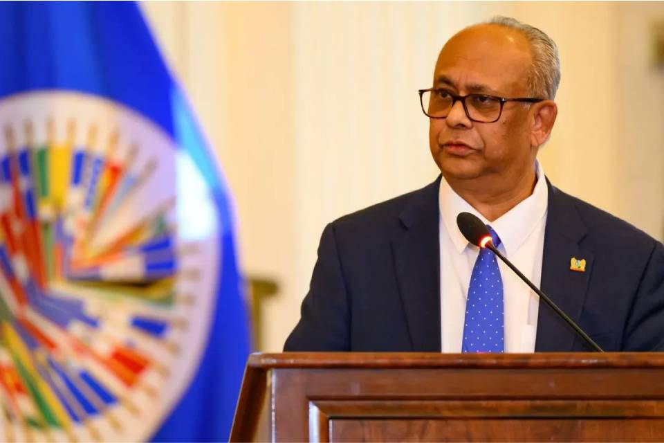 Albert Ramdin OEA
