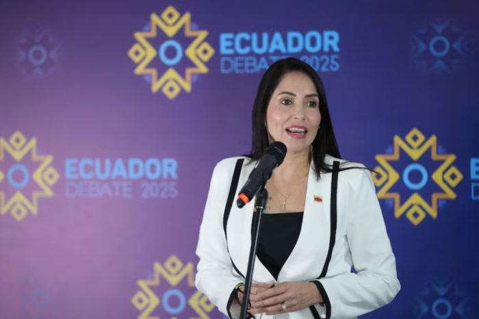 Luisa González Ecuador debate