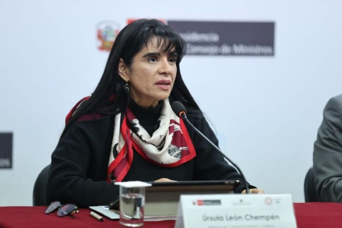Ministra de Cultura Perú venezolanos