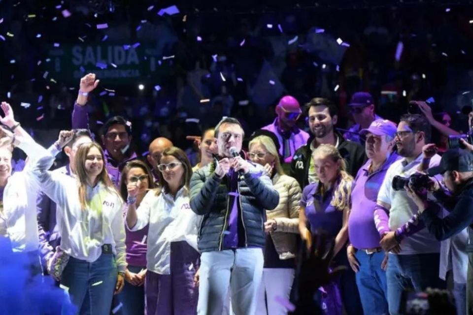 Noboa gana elecciones