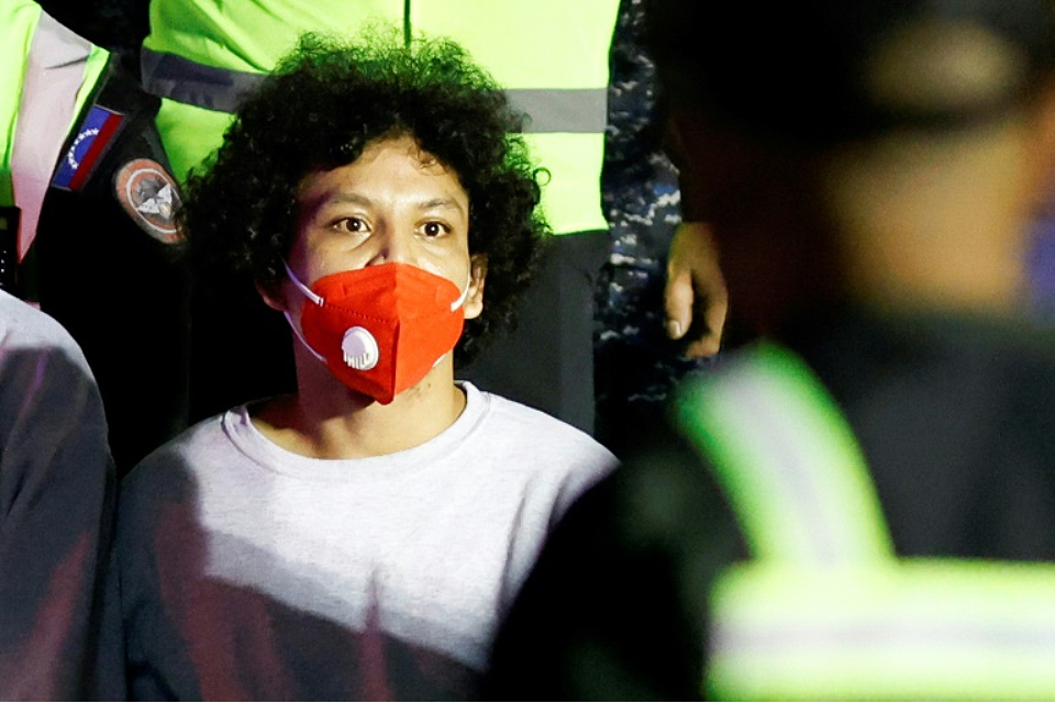 Leíto Oficial deportado