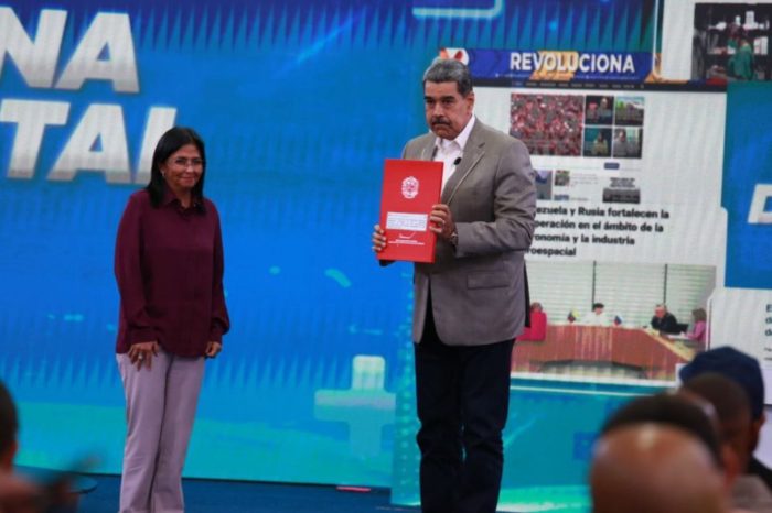 Nicolás Maduro decreto de emergencia económica