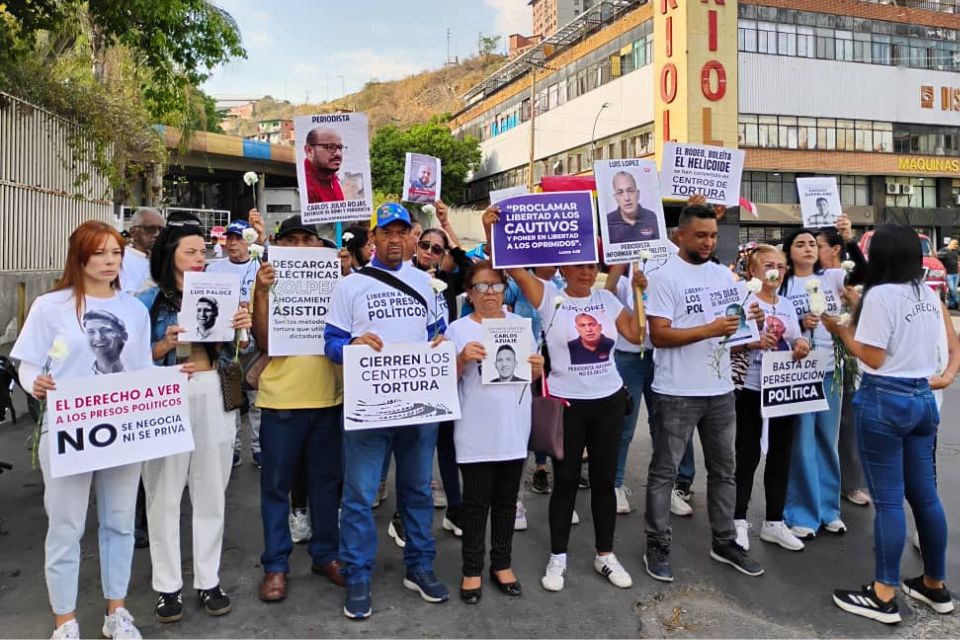 Protesta presos políticos Sebin Helicoide aislamiento