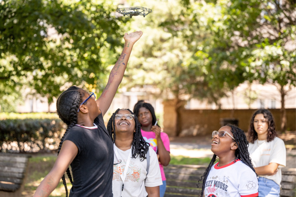 Summer Camp YWCA NCA 2025 EEUU niñas migrantes