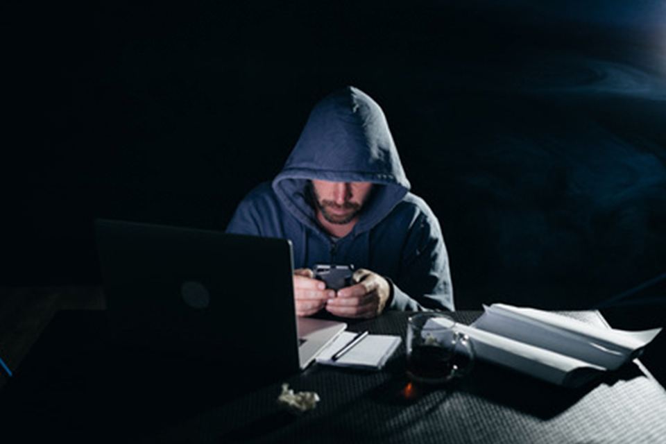 Infiltración silenciosa: los ‘brokers’ criminales y su impacto en la economía formal