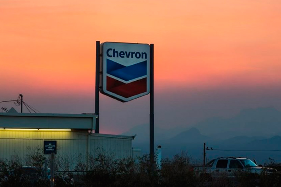 Chevron se va o se queda