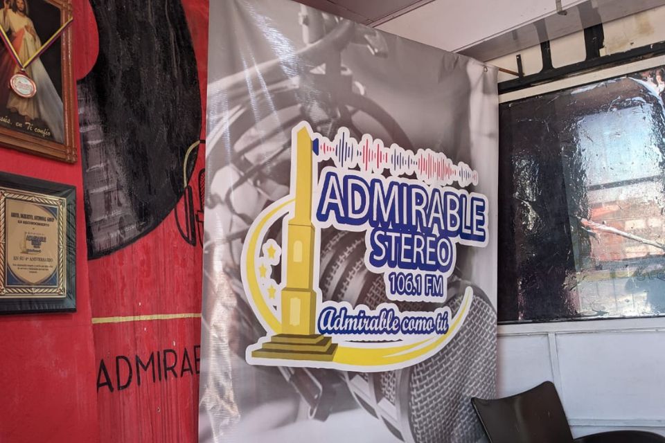 Emisora Admirable Stereo 106.1 FM