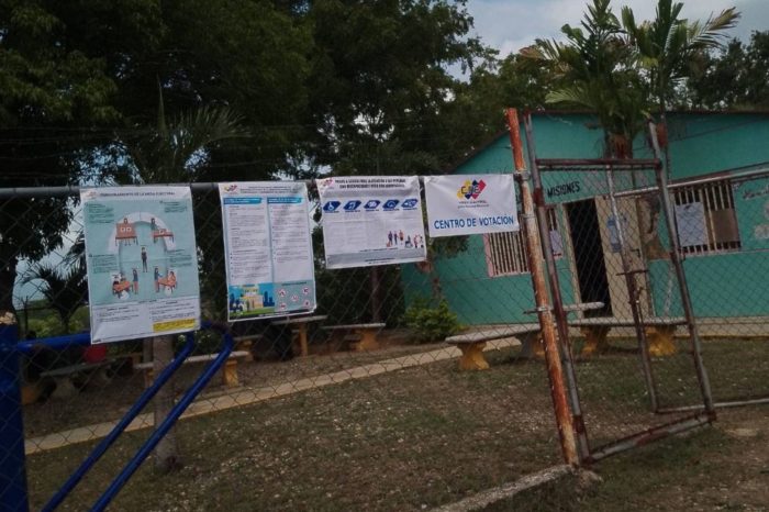 centro electoral vacío (4) resultados