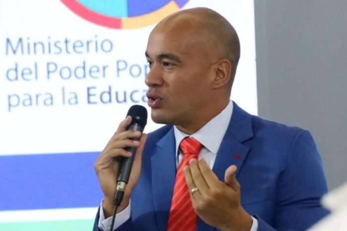 Héctor Rodríguez Ministerio de Educación despidos