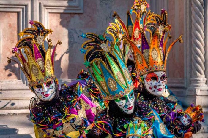 Más allá de las máscaras