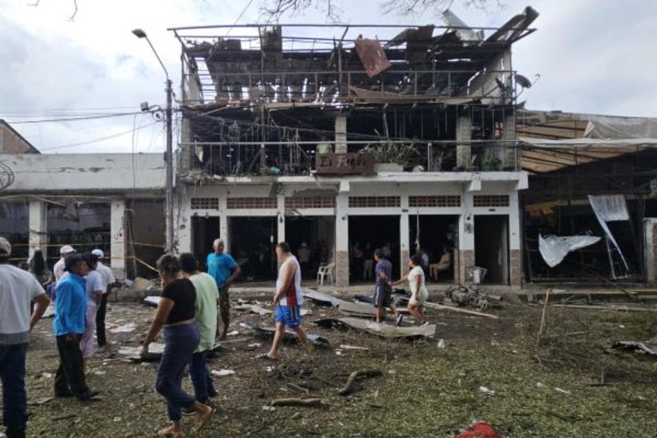 ataques con explosivos colombia