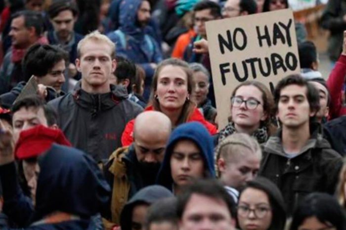 Así, cuando la democracia se aleja de los jóvenes