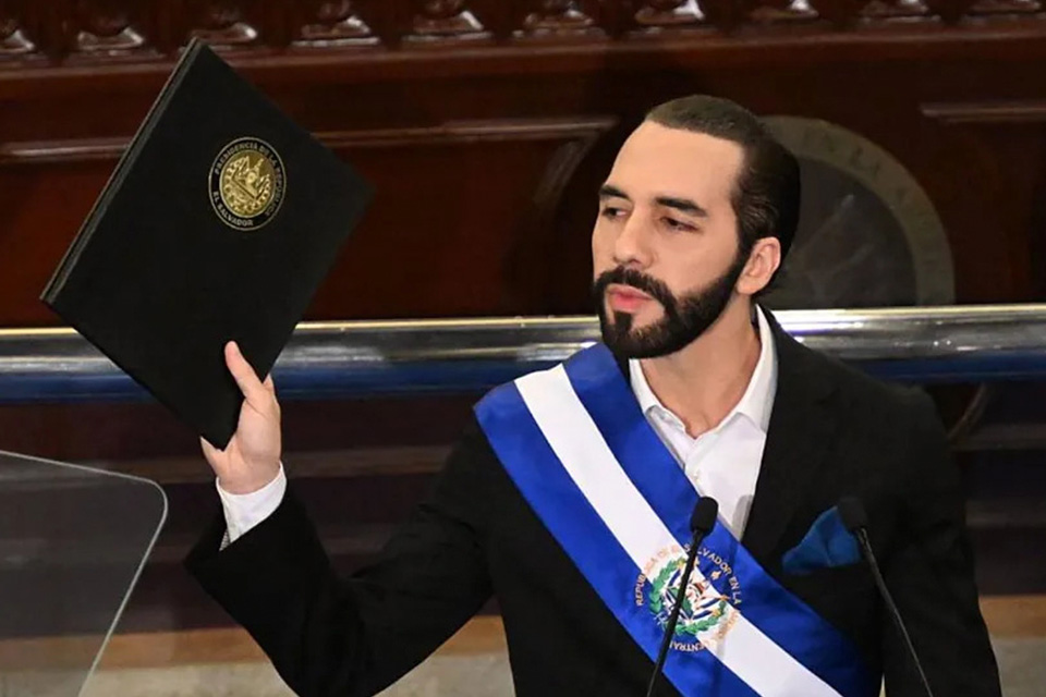 Seguid el ejemplo / Nayib Bukele